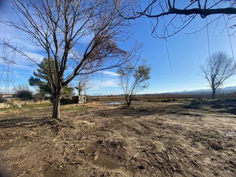 Sur la commune de Saint-Paul-Les-Fonts, opportunité à saisir avec ce terrain à bâtir. Vous aurez 1507m2 pour imaginer votre projet immobilier neuf. Le + : présence d'un puit sur le terrain. Étude G1 sur demande. Contactez nous rapidement pour organis...