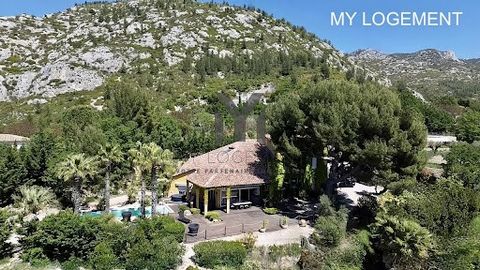 MY LOGEMENT offers you this superb property located on the heights of Gémenos in a chic residential area, quiet, just 5 minutes from the city center. Set on a plot of 2883 m2, in place of an old sheepfold, it enjoys an unobstructed view of the surrou...