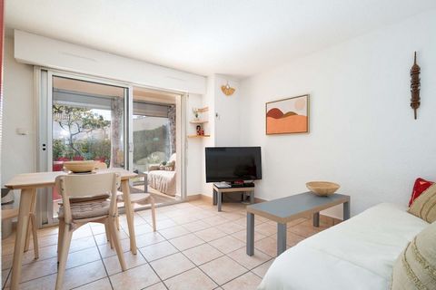 This cozy and bright apartment is perfect for small families or groups, offering 1 bedroom and accommodating up to 4 guests. With a total area of 30 m², the apartment is thoughtfully designed and features a garden and outdoor furniture for relaxation...