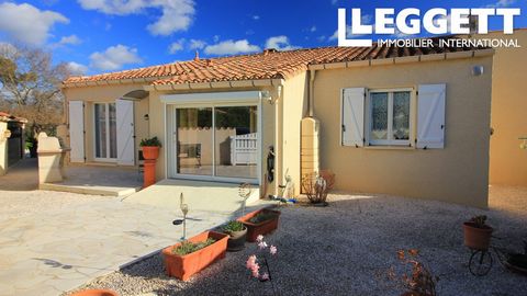 A34272CST11 - Discover this spacious, modern villa of 147m² in excellent condition, located in a peaceful area of the sought-after village of Pépieux. This inviting property boasts a stunning 62m² open-plan living space filled with natural light. The...