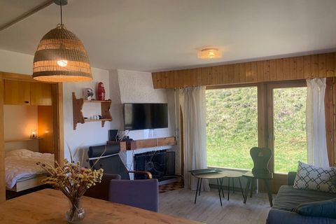 MONT ROUGE – APPARTEMENT E 036 Profitez d'un charmant appartement de vacances à Veysonnaz, en Suisse, idéal pour les familles et pouvant accueillir jusqu'à 4 personnes. Points forts : Balcon et jardin Emplacement central Télévision par câble Vue sur ...