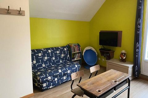 Ground floor: - open kitchen (dishwasher, oven, microwave, freezer, induction hob), - living/dining room with large flat screen TV, DVD player, - large bathroom-wc (washing machine and dryer). 1st floor: - 1 bedroom (1 double bed 160x200cm with baby ...