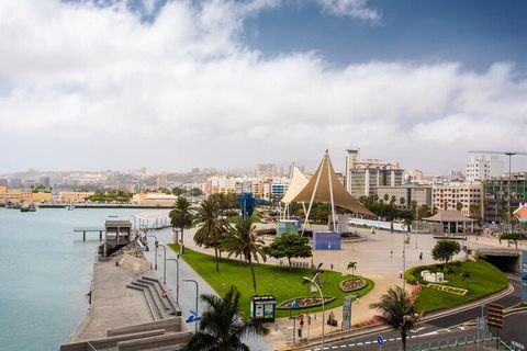 Diese charmante Unterkunft liegt ideal im Herzen der Stadt, nur 500 Meter vom berühmten Strand Las Canteras und nur wenige Schritte vom Santa Catalina Park entfernt. Der 35 Quadratmeter große Raum ist sorgfältig mit modernen Annehmlichkeiten ausgesta...