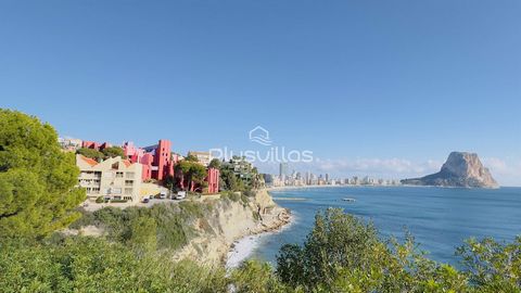 Beautiful flat with beautiful panoramic views to the mountains and the sea. The duplex is located in one of the best areas of Calpe, Manzanera. The flat consists of a living-dining room, two bedrooms, a bathroom, a kitchen and a terrace. The interior...