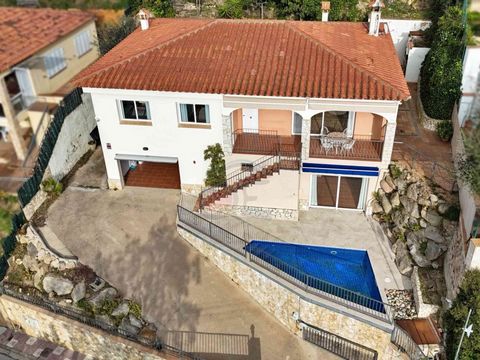 Ideal for those with mobility difficulties, as there is the possibility of installing an elevator. Discover this magnificent house with 290 m² of built space, located in the exclusive Les Teules urbanization in Santa Cristina d'Aro, a privileged spot...