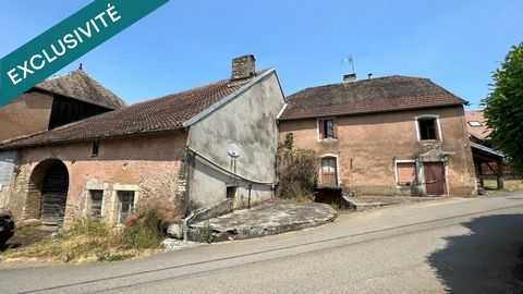 Située dans la charmante commune de La Bretenière (25640), cette maison ancienne offre un cadre de vie paisible et authentique. Proche de la nature, elle permet de profiter d'un grand terrain de 1640 m², idéal pour les amoureux de l'espace extérieur ...