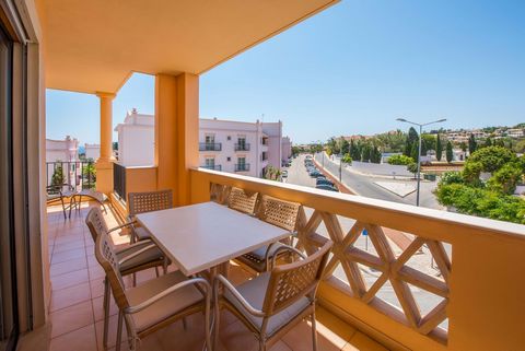 Nestled in the charming coastal town of Luz, this three-bedroom, two-bathroom apartment offers the perfect blend of historic charm and modern convenience. The property boasts an area of 137 square meters, making it an ideal investment for those seeki...