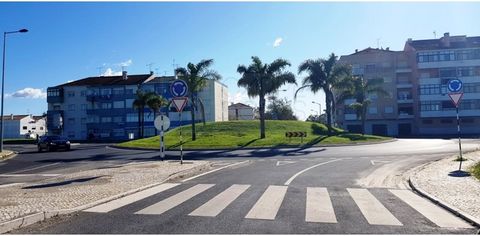 Terrain rustique inséré dans une zone d'expansion urbaine, à côté de la rocade extérieure de Montijo S'intégrant dans le PDM de Montijo en tant qu'espace d'habitation urbanisable de niveau I. intégré dans l'Unité Opérationnelle de Planification et de...