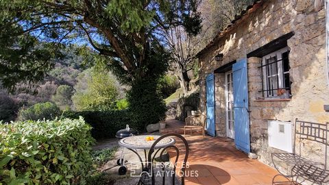 Nineteenth-century Provençal farmhouse with swimming pool and sea view - Saint-François district, Grasse Located on the heights of the prestigious Saint-François district in Grasse, this nineteenth-century Provençal farmhouse, of about 164 m2, has be...