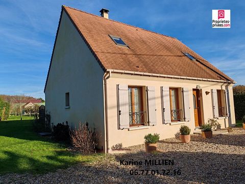 Belle maison familiale idéalement située à seulement 10 min de Dreux (Gare Ligne Paris-Montparnasse) et de Nonancourt, 35 min d'Evreux, et 5 min d'Illiers l'Evêque. Vous saurez apprécié la décoration soignée, le calme et pouvoir profiter de la terras...