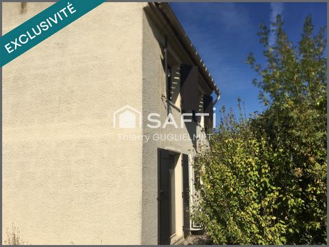 Très belle villa de plus de 100 m2, sur 2 niveaux, un vaste salon et salle à manger avec sa cheminée, en pierres des Baux de Provence, les 3 chambres feront le bonheur de parents préoccupés par le confort de leur future maison. Devant cette maison, v...