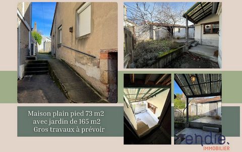 Casa a reformar por completo en el barrio de Bataillots de Yzeure, a tiro de piedra de la estación de tren de Moulins, con una superficie de aproximadamente 73 m² una parcela de terreno de aproximadamente 165m² compuesta por una entrada con armario d...