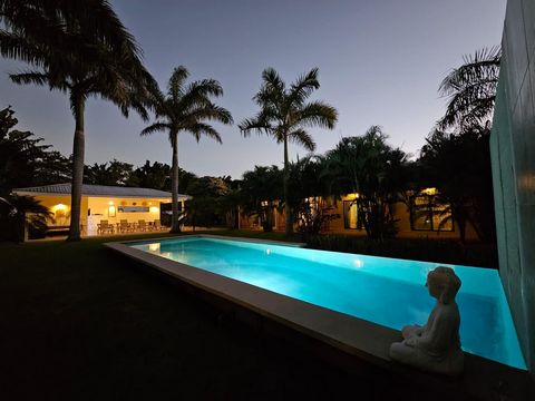 Eco-Lodge and Luxury Villa for Sale – Tamarindo Location: Tamarindo, Costa Rica Plot size: 7,771m² Discover an exclusive eco-lodge and private villa surrounded by nature, offering the perfect balance between tranquility, comfort and investment potent...