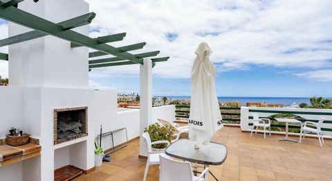 We present for sale this spacious apartment for sale in the Atalaya Court complex, in Torviscas Alto. It consists of 156m2 (70m2 interior + 86m2 terrace) with panoramic views of the ocean and the Canary Islands of La Gomera, El Hierro and La Palma. T...