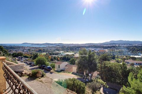 Emplacement d'exception à Ollioules : Vue mer Panoramique 180° Découvrez cette villa située dans les hauteurs d'Ollioules, non loin de Faveyrolles. Emplacement inégalable ... sans aucune doute la meilleure vue du secteur. Panorama à 180 degrés, vous ...