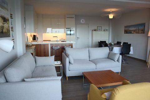 Very spacious apartment with two bedrooms on the sea wall. Garage included within walking distance Entrance at Franslaan 123 Nestled in the serene coastal town of Nieuwpoort, this exquisite apartment offers the perfect blend of comfort, convenience, ...