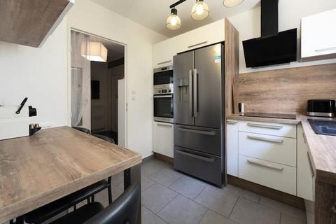 Dans la paisible ville de Woippy, à seulement 5 minutes en voiture de la ville historique de Metz, La Terrasse offre une retraite sereine idéale pour les familles comme pour les voyageurs d'affaires. Entourée d'une végétation luxuriante et nichée dan...