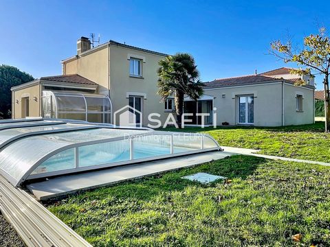 Maison de 155m² avec piscine chauffée.