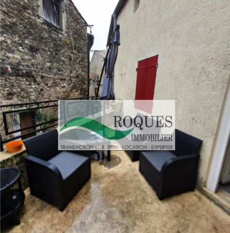 In the town of Lunas, quiet and warm village, close to the center, 20 minutes from Lodève, come and discover this village house, 3 rooms of 48 m2 with a terrace of 12 m2, cellar and attic, including: Ground floor: Three cellars of 10 m2, 5 m2 and 20 ...