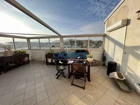 Large professional premises in the zac de Gavarry without purchase of background, ideal garage because equipment in place, but possibility of various activities. Very nice apartment above the local of 150m2 in T4 with terrace and living room kitchen ...