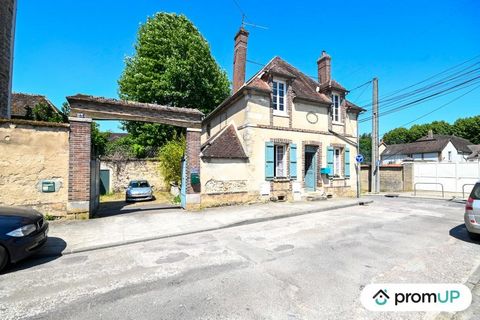 Welcome to this exceptional real estate ad, intended for you, future owners or investors, looking for a unique property. We are delighted to present this adjoining real estate complex, with a total area of 255m2, located in the charming town of Ville...