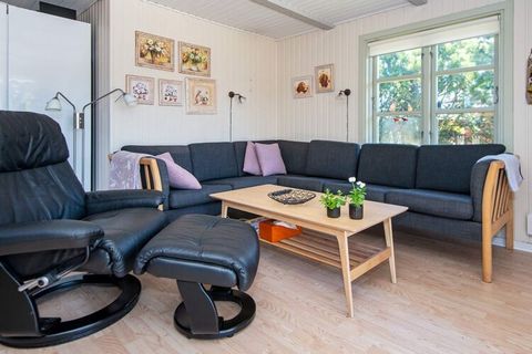 In Nørhede, approx. 600 meters from Nissum Fjord, you will find this well-equipped and well-appointed cottage with large conservatory and large lawn with i.a. trampoline. The heart of the cottage is the combined living and dining room, which is in op...