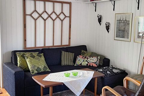 Here on Sweden's most south-eastern cape is this family-friendly house with a view of the sea and the archipelago. Experience the beautiful nature by walking in one of the nature reserves, along the coast or from one of the cycle paths in the area. T...