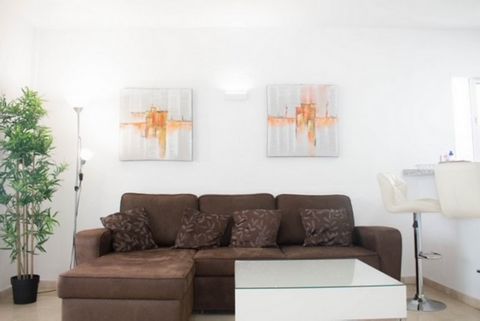 Located in Puerto Banús. WINTER RENTAL NOW ONLY 900€ PER MONTH! Very nice apartment on 4 floor, just five minutes walk from the beach and the famous Puerto Banus and all its shops, bars, discos, as well as walking distance to El Corte Ingles and an A...
