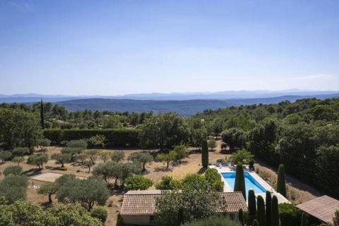 This vast property spreading over 1.6 hectares of land consists of a main house, a guest/caretaker house and a another guest house adjoining the large swimming pool. Set on 1.6 hectares of land in perfect peace and quiet this is the ideal getaway to ...