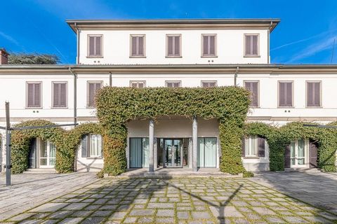 Surrounded by a charming garden that hosts centuries-old trees of particular charm, Villa Argenta is a recently renovated late 19th century structure, ideal for any type of event. Immersed in the greenery of Brianza, located about 30 km from Milan an...