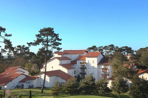 Only a few minutes by car from the wide sandy beach: The residence comprises 47 cozy apartments spread over 3 three-storey buildings. The residential units each have a balcony or terrace. The coastal town of Anglet is the 
