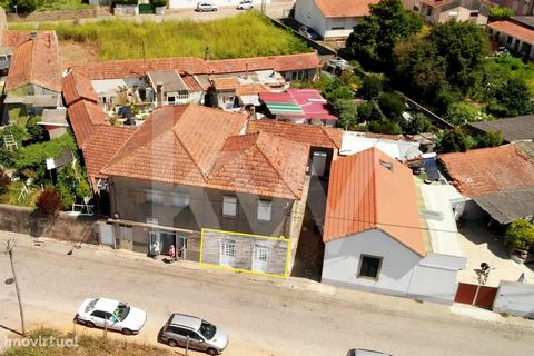 Commercial establishment with 24 m2 in Rua de São Félix in São Félix da Marinha Near the beaches of Granja and Aguda Very well located in a very busy area for beaches and access to various points North, Center and South of the country Contact us for ...