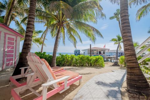 Belize Resort com vista para a barreira de corais Ambergris Caye MLS # R022312SP Bem-vindo ao seu paraíso definitivo à beira-mar em Belize! Você está pronto para escapar para um paraíso tropical onde as águas azul-turquesa do Caribe encontram as vist...