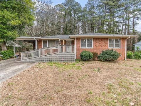 LOCATION, LOCATION, LOCATION! Mid-Century Brick 4-side Ranch! Convenient to Hartsfield-Jackson Airport and Downtown Atlanta. Minutes away from the Atlanta Westside Belt-line and Tyler Perry Studios. This well maintained Brick Ranch is an incredible o...