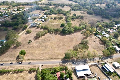 Location: Sardinal, Carrillo, Guanacaste Property Type: Lot Condition: Second-handed    - Price: $125,000    - Lot Area: 5,000 m²   Amenities: This exceptional opportunity is situated in a prime location within Sardinal, Carrillo, Guanacaste.    - A ...