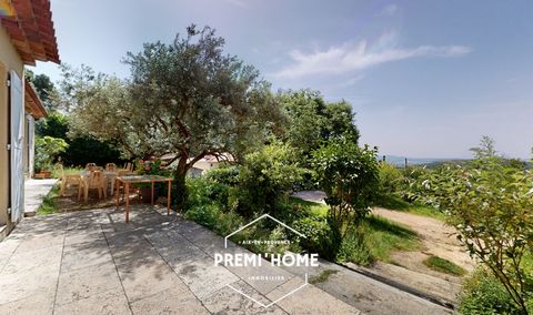 PREMI'HOME offers you at the entrance of the village of Eguilles, this single storey house of approx 110m2, on a plot of approx 2000m2, bordered by nature in absolute calm and not overlooked, with unobstructed views of the hills. It consists of a liv...