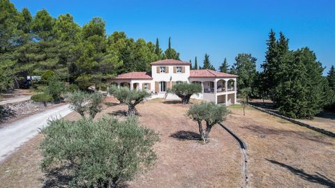 This property is discreetly positioned at the end of a small lane, in a naturally wooded setting, ideal for those who are seeking the traditional Provencal countryside. The grounds, are suited to accommodate the addition of a swimming pool and, amoun...