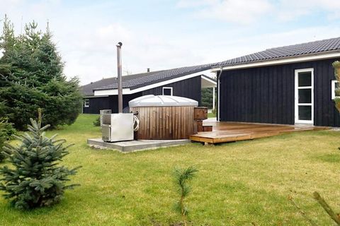 This tastefully decorated cottage with outdoor hot tub at Thorup Strand offers plenty of space and all modern conveniences for the whole family. The house contains four double bedrooms, two bathrooms and a large living room. Good terraces with good g...