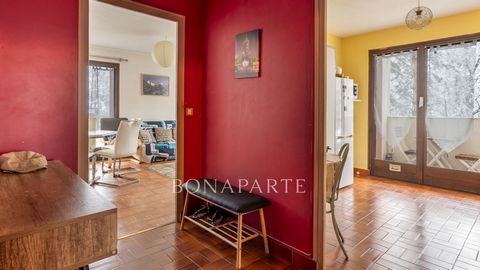 Réseau Bonaparte - Laurence Mainguet offers you in EXCLUSIVITY this BRIGHT apartment of 51.84m2 not overlooked. Apartment sold rented (end of lease 02/26) IDEAL LOCATION! Less than 200m away, the area has shops, school, gym, health service, bus stop ...