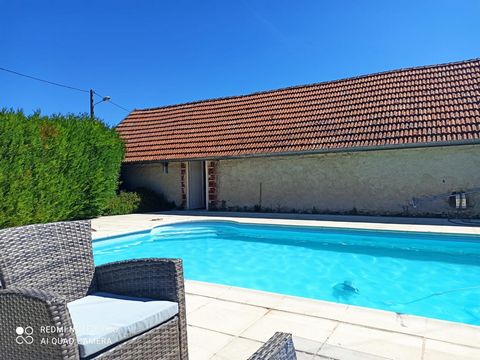 We are delighted to present this warm detached house located in Broussy-le-Grand, in the Marne department (51). With a generous living area of 199m2, this house offers an exceptional living environment combining comfort and charm. Characteristics of ...