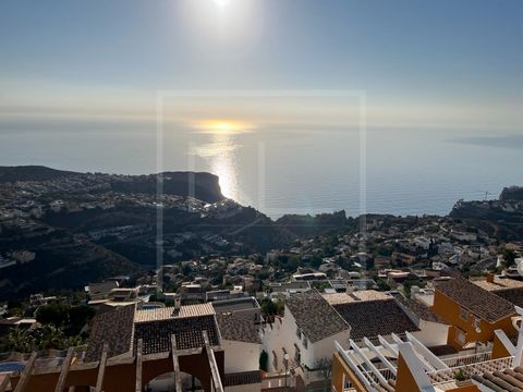 A stunning 2 bedroom, 2 bathroom, apartment in the iconic Panorama residential development at Cumbre Del Sol, this is a spacious 116m2 property with a great terrace space and sea views. 2 double bedrooms one with en-suite bathroom, a further bathroom...