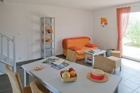 A medium-sized vacation park with an ideal location, centrally located in the popular Provence region. The active vacationer can, for example, visit the famous Mont-Ventoux, the historic city of Avignon or one of the many typical picturesque Provença...