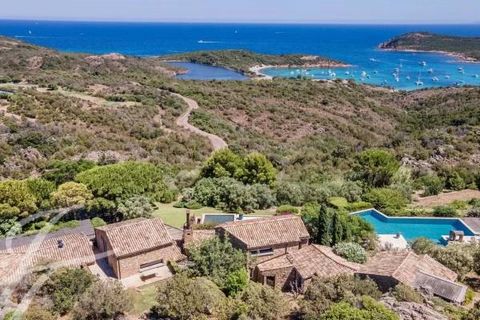 Exclusivity Paradise on earth really exists and it is of course in Corsica and close to Bonifacio that you will find it! It is in a sumptuous setting that this property was designed and realized in the purest style of Corsican culture, with an incred...