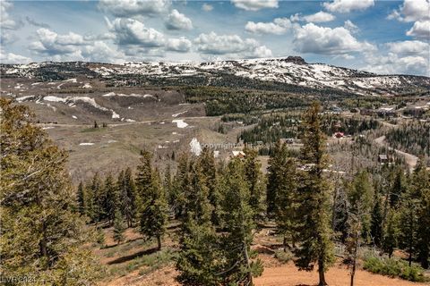 Breathtaking view lot located on top of the Northern end of Brian Head, UT in the Ski View Estates! 2 lots were joined to make one enormous 1.12 acres on the mountain. You may have to see it to believe it for yourself. Picturesque views of the Brian ...