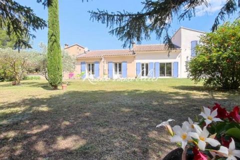 RIANI IMMOBILIER presents for sale, in the ROBION countryside, one kilometer from amenities, a large single-storey house of 196 m² with terraces, veranda, garage and fenced land, trees with integrated watering of 4,000 m². Traditionally built, with q...