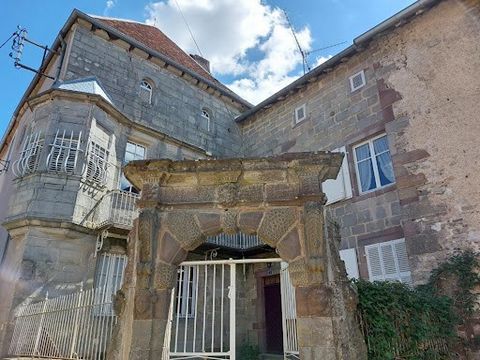 70210 Vauvillers, village with all shops, schools, college, near the Vosges canal, cycle path, forest hikes House in the historic heart of 200 m² of living space offering on the ground floor, kitchen, living room, dining room, pantry, bathroom, toile...