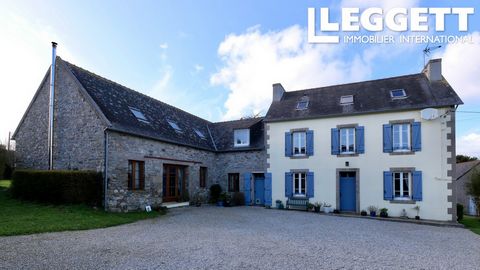 A27515SEB29 - Beautifully renovated 4-bedroom house, perfect for a family home or bed & breakfast venture. Bright and spacious rooms, each one with ensuite facilities. Inviting living room of over 70m² with woodburning stove. Features a 1 hectare gar...