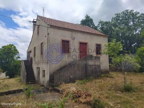 Detached country house with land between Ferreira do Zêzere and the Bode castle dam in central Portugal This restored country house is about 3 km from the Castelo do Bode reservoir on the river Zêzere in one of the most beautiful areas of central Por...