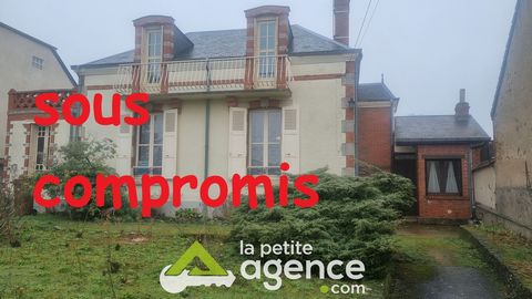 EXCLUSIVITY For sale in Vierzon, boulevard de la liberté sector, near train station, high school, schools and city center. House with insulation and refreshment work to be expected. House comprising: a kitchen, a living room, 2 bedrooms on the ground...