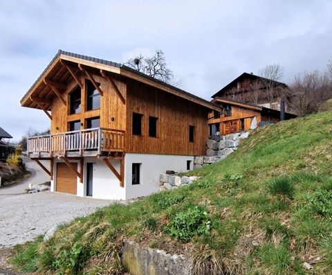 Haute Savoie (74), à vendre SAMOENS - Domaine skiable du Grand Massif - Chalet P7 quasi neuf